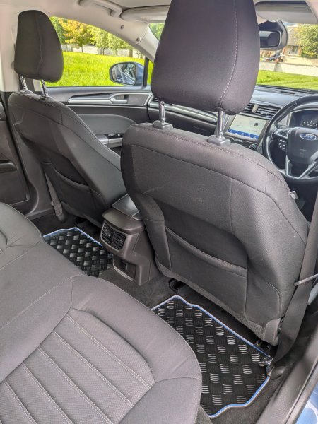 2020 Ford Mondeo - photo 17