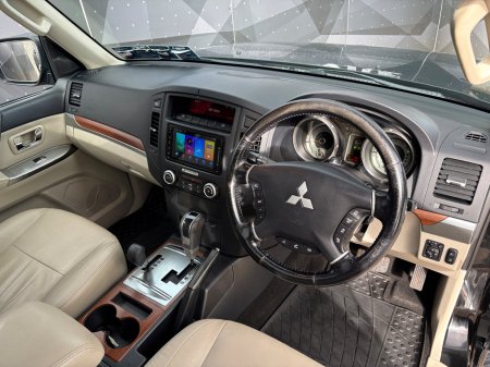 2014 Mitsubishi Pajero - photo 8