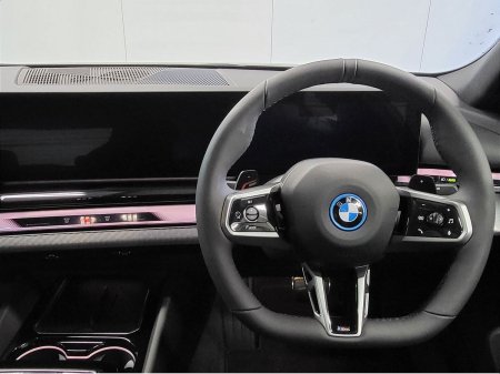 2026 BMW 5-Series - photo 5