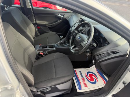 2017 Ford Focus - photo 12