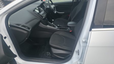 2017 Ford Focus - photo 6
