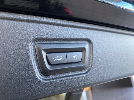 2025 BMW 5-Series - photo 26