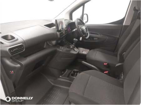 2025 Vauxhall Other - photo 4