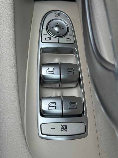 2022 Mercedes-Benz E-Class - photo 35