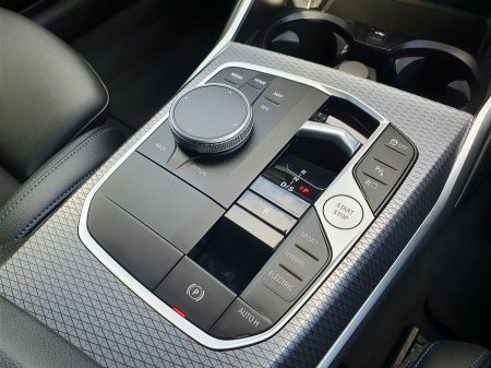 2024 BMW 3-Series - photo 10