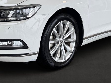 2018 Volkswagen Passat - photo 10