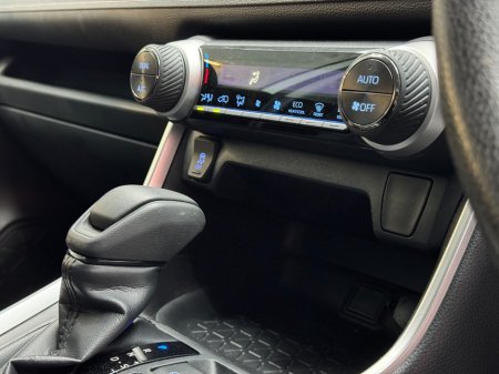 2020 Toyota RAV4 - photo 15