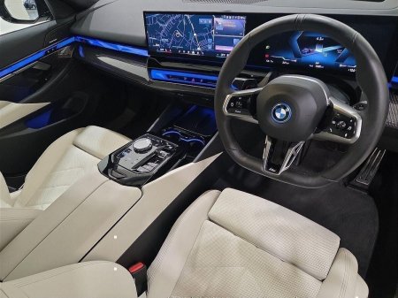 2025 BMW i5 - photo 6