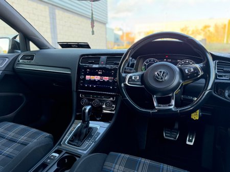 2020 Volkswagen Golf - photo 15