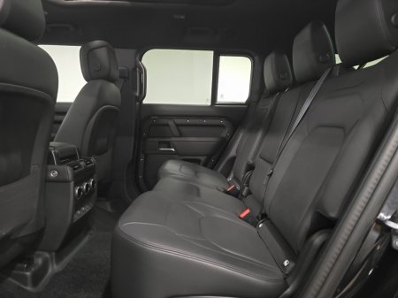 2025 Land Rover Defender - photo 4