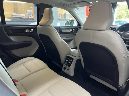 2022 Volvo XC40 - photo 17
