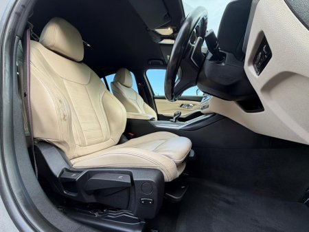 2022 BMW 3-Series - photo 22