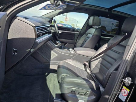 2023 Volkswagen Touareg - photo 7