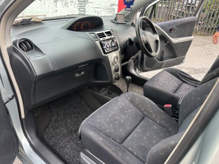 2007 Toyota Vitz - photo 26