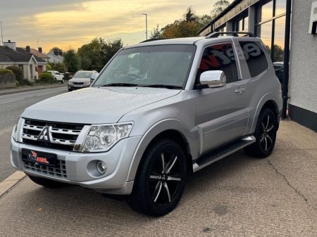 2015 Mitsubishi Shogun - photo 3