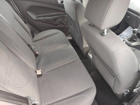 2016 Ford Fiesta - photo 8