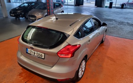2017 Ford Focus - photo 2