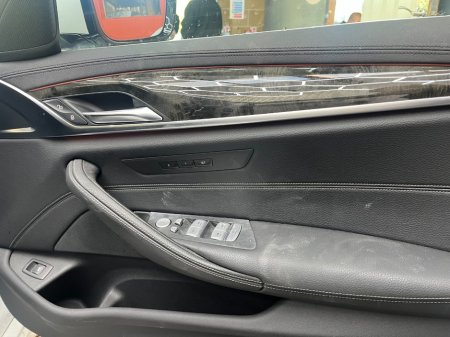 2020 BMW 5-Series - photo 17
