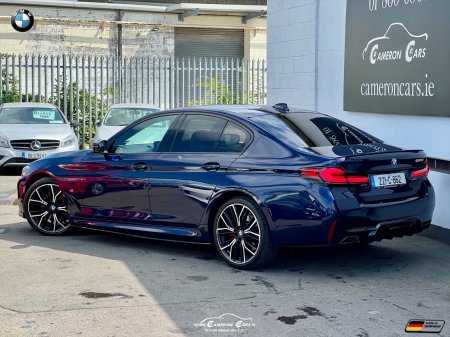 2022 BMW 5-Series - photo 2