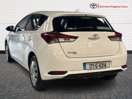 2017 Toyota Auris - photo 2