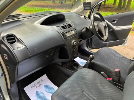 2010 Toyota Yaris - photo 13