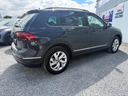 2024 Volkswagen Tiguan - photo 16