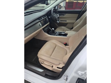 2017 Jaguar XF - photo 25