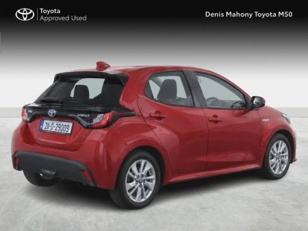 2021 Toyota Yaris - photo 2