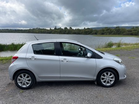 2014 Toyota Yaris - photo 2