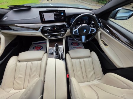 2022 BMW 5-Series - photo 15