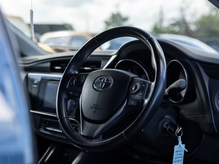 2017 Toyota Auris - photo 13