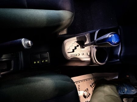 2016 Toyota Aqua - photo 13
