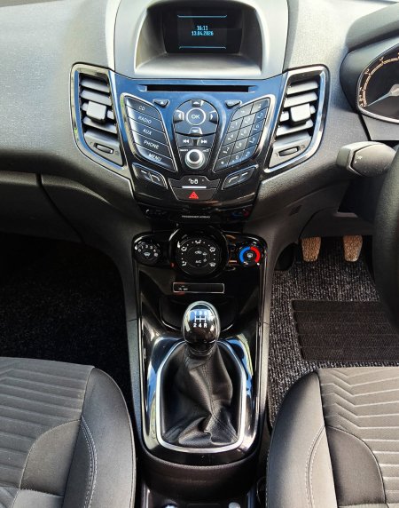 2015 Ford Fiesta - photo 13