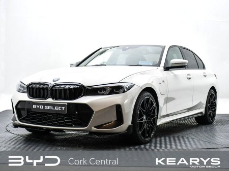2025 BMW 3-Series - photo 8