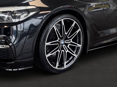 2017 BMW 5-Series - photo 10