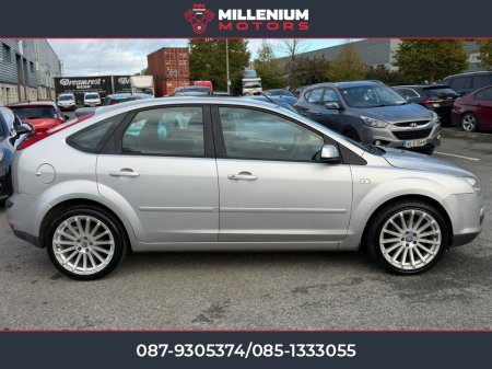 2008 Ford Focus - photo 2