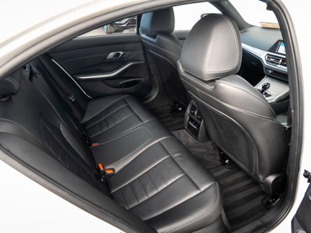 2022 BMW 3-Series - photo 11