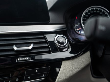 2017 BMW 5-Series - photo 26