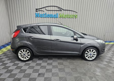 2016 Ford Fiesta - photo 2