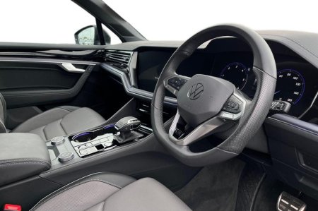 2026 Volkswagen Touareg - photo 9