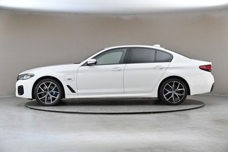 2023 BMW 5-Series - photo 11