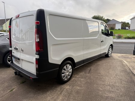 2020 Nissan NV300 - photo 5