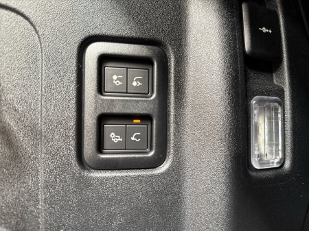 2026 Land Rover Defender - photo 28