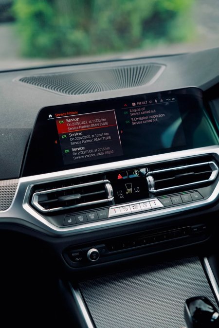 2022 BMW 3-Series - photo 16