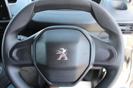 2020 Peugeot Partner - photo 19