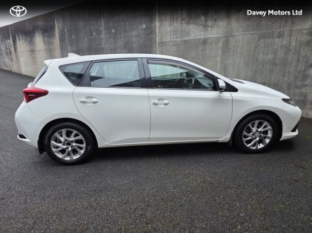 2015 Toyota Auris - photo 3