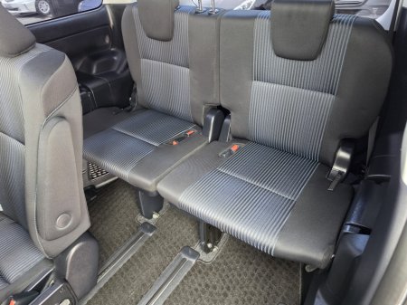2016 Toyota Voxy - photo 28