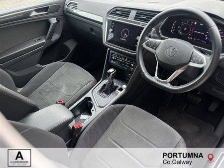 2023 Volkswagen Tiguan - photo 2