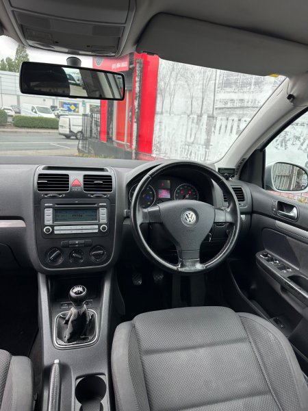 2005 Volkswagen Golf - photo 23