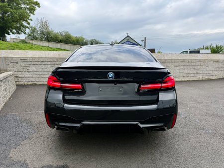 2022 BMW 5-Series - photo 7